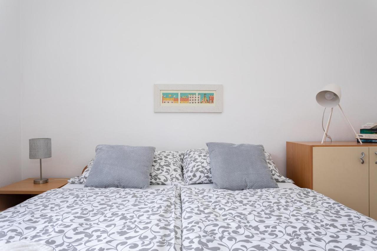 Apartman Maris Vrbnik Exterior photo