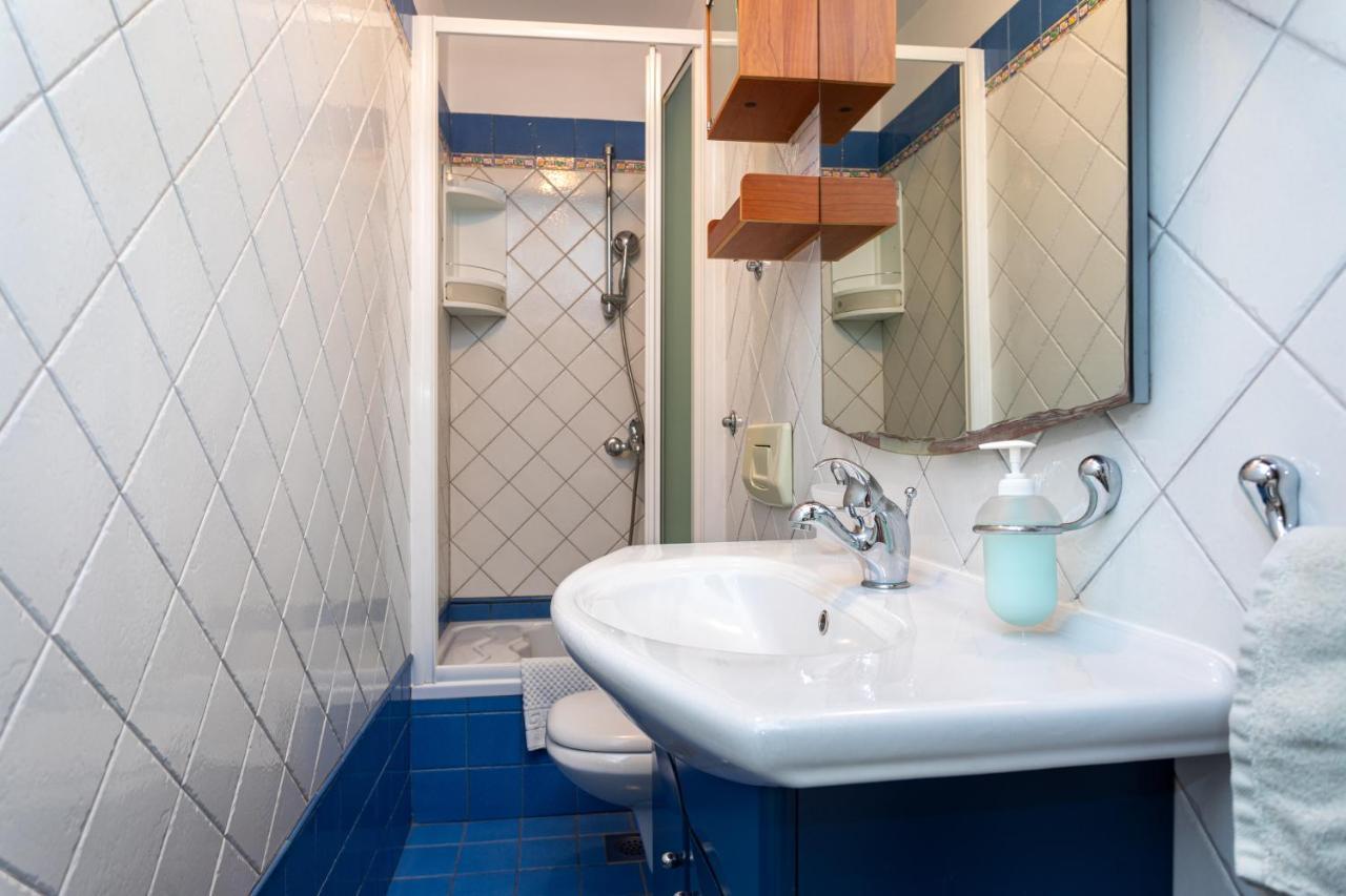 Apartman Maris Vrbnik Exterior photo